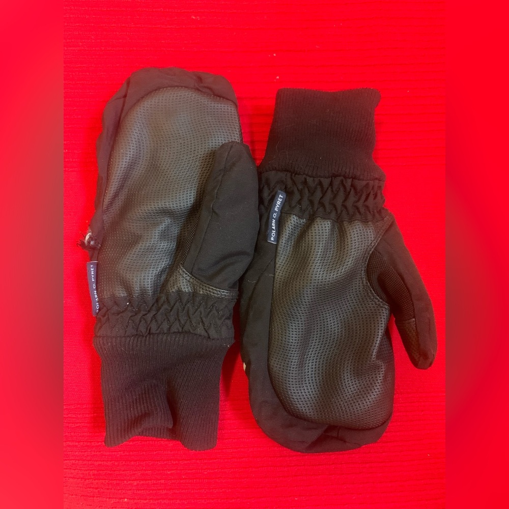Polarn O. Pyret mittens size S-M